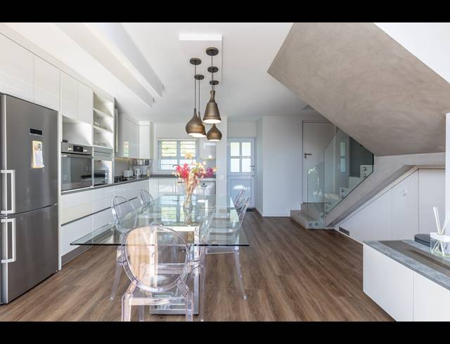 3 BEDROOM APARTMENT TO LET IN DE WATERKANT